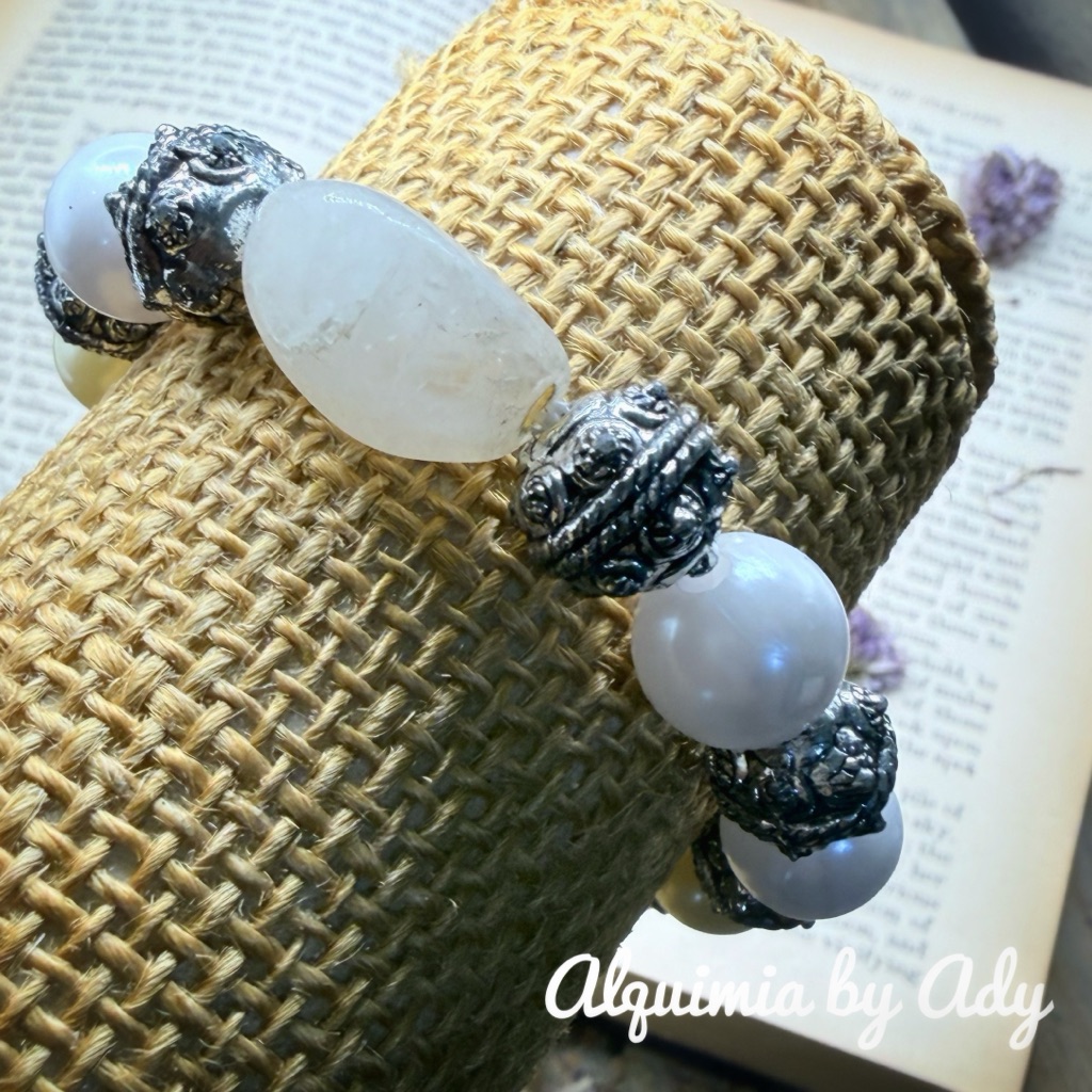 Bold White Phantom Quartz Silver And Cream Pearls Bracelet 41$